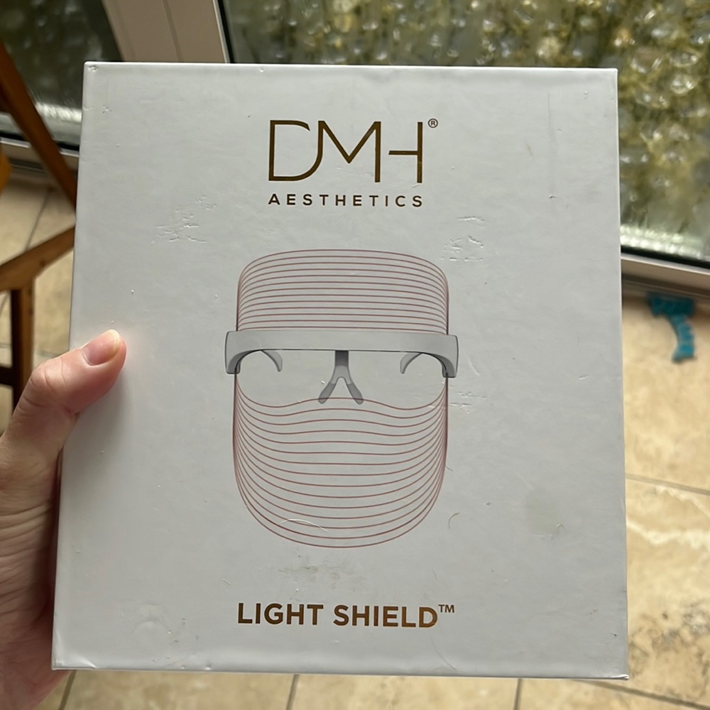 POOSH LED light mask for acne, wrinkles etc!